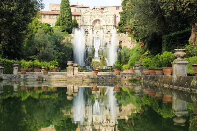 Jametlene Reskp / Unsplash Тиволи